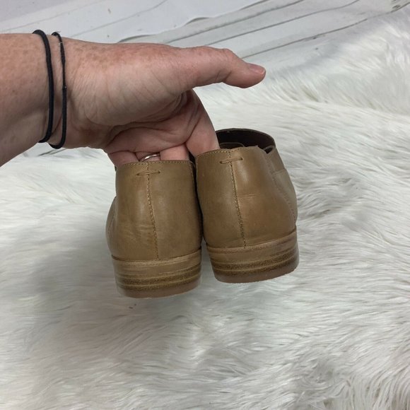 NEW Jeffrey Campbell tan leather slip on loafer - Picture 10 of 10